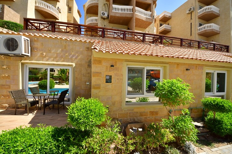 amazing chalet in front of the pool